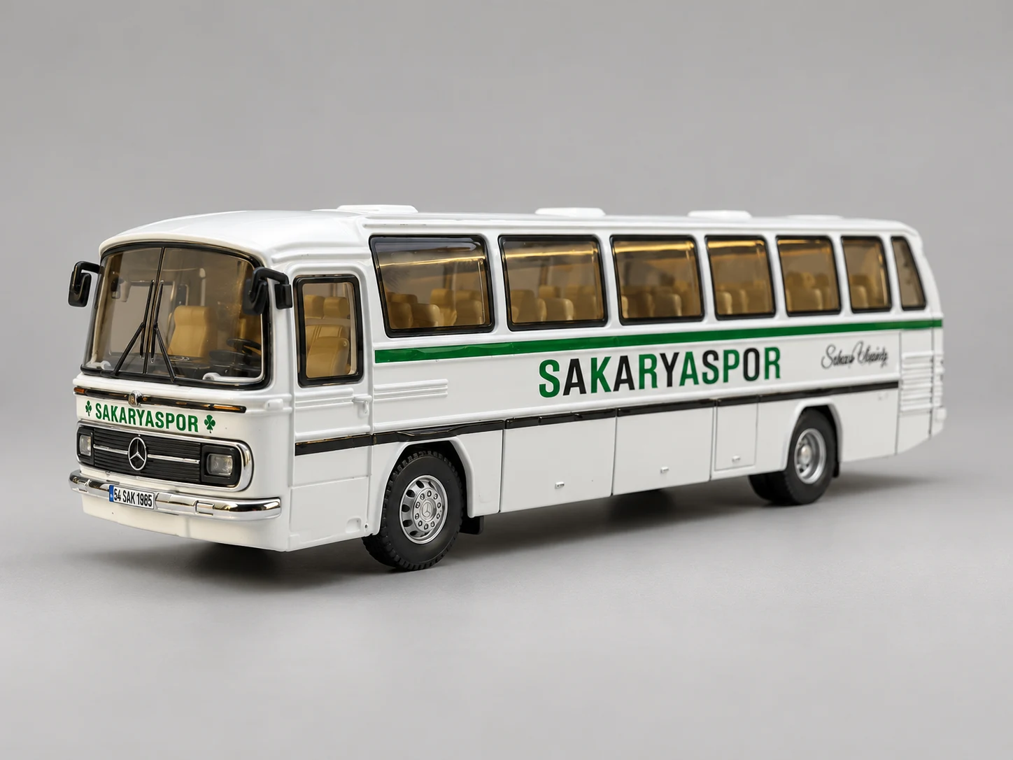 Otobüsler kategorisi için stüdyo maket görselleştirmesi